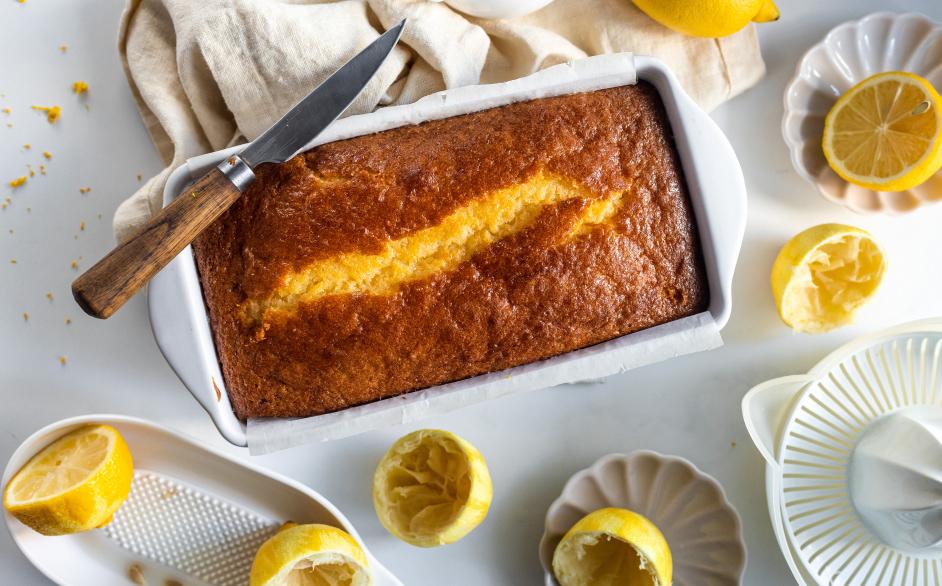 Goldbrauner Zitronenkuchen aus Ofen