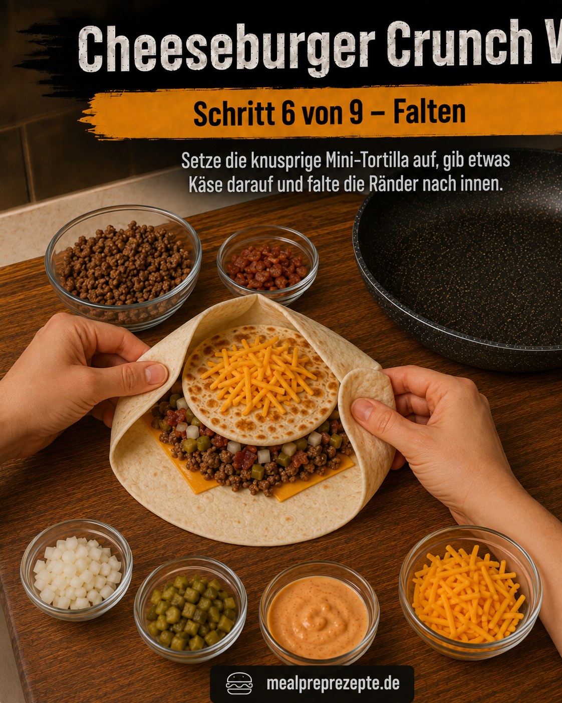 Knusprige Mini-Tortilla mit Käse wird aufgesetzt und die Ränder des Cheeseburger Crunch Wraps nach innen gefaltet