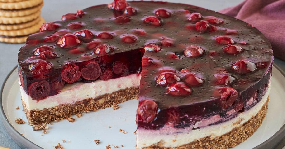 Fertiger Prinzenrolle Kuchen angeschnitten