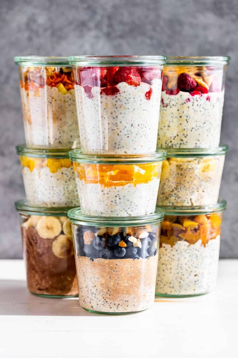Vorbereitete Frühstücke mit Obst