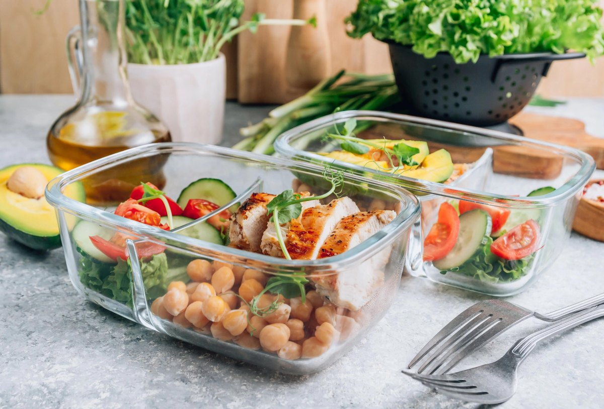 Kalter Salat in Meal Prep Box