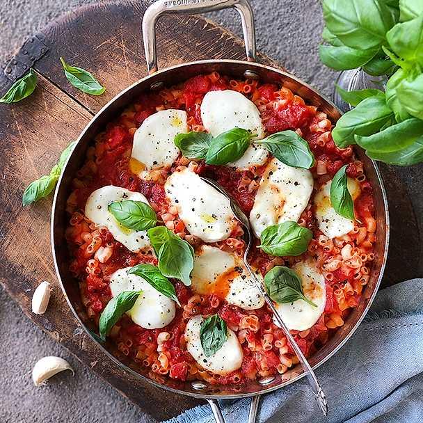 Mozzarella Basilikum Pasta Topping