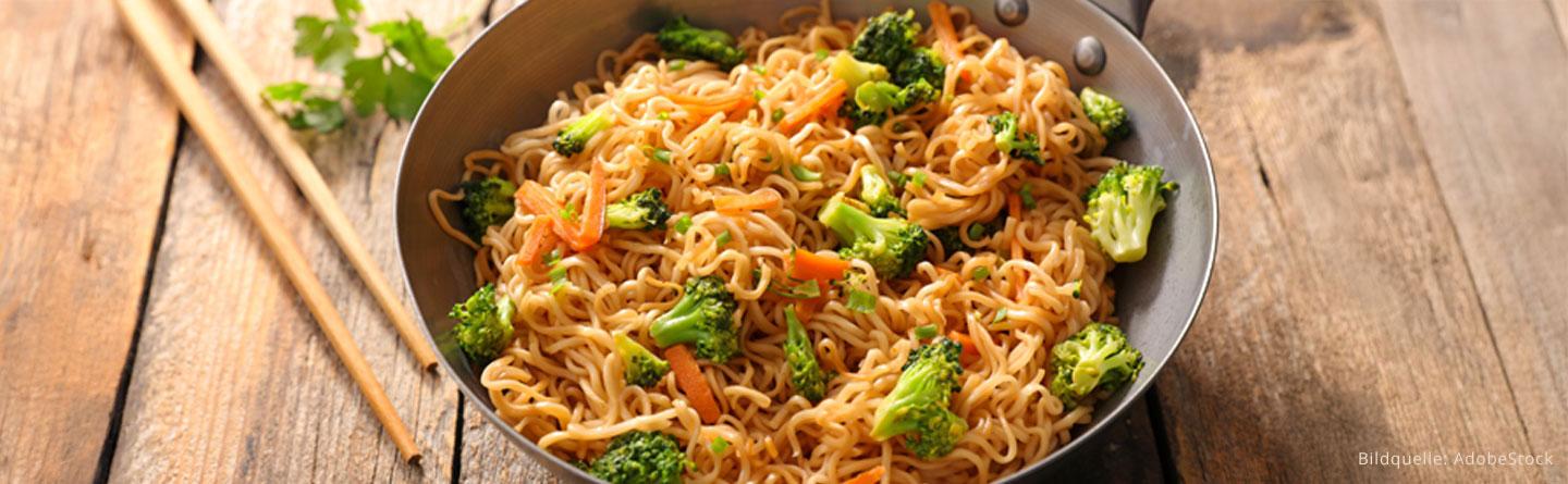 Mie Nudeln mit Gemüse