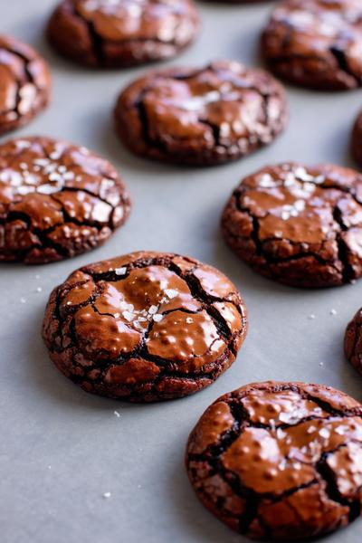 10. Rezepte zum Backen Cookies als Double-Chocolate mit glänzenden Chips und Kakao-Aroma