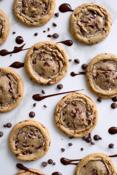 17. Backen Rezepte Cookies als Salzkaramell-Cookies mit goldenen Tropfen und Meersalzflocken