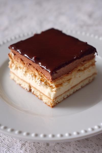 27. Schnelle Erdbeer-Sahne-Torte mit Biskuit für for einfache torten rezepte schnell backen ideas