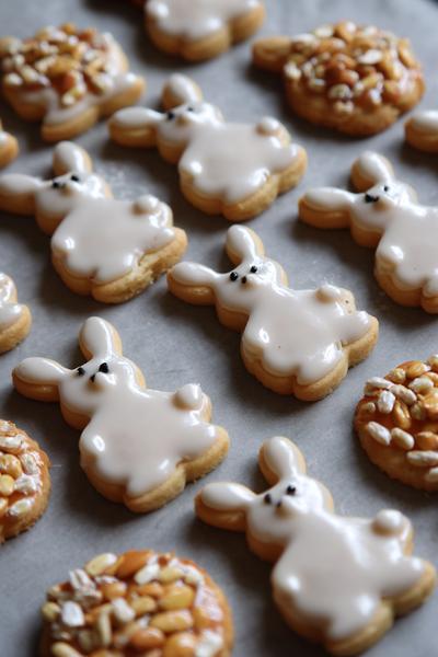 13. Pastellige Hasen-Ausstechkekse für Ostern Backen Rezepte Kekse mit Zuckerguss-Bäckerei