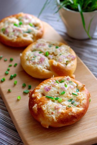 5. Blech-Pizza mit Gemüse-Mosaik für Backen Rezepte Salzig in bunten Streifen