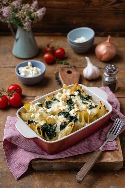 9. Kartoffel-Nudel-Auflauf mit Spinat und Feta