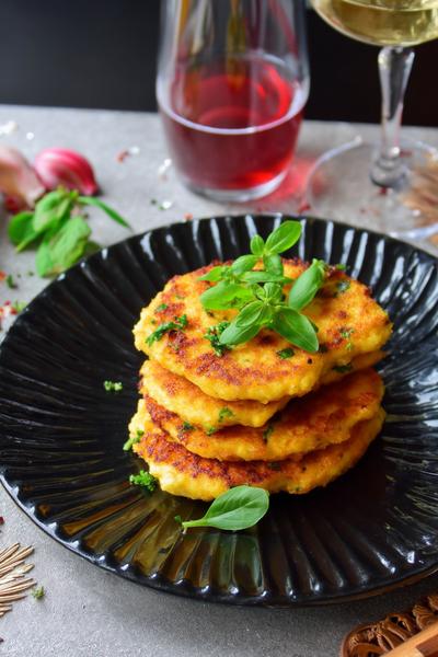 4. Knusprige Kartoffelrösti für Veganer Rezepte mit Kartoffeln mit Apfel-Zwiebel-Topping