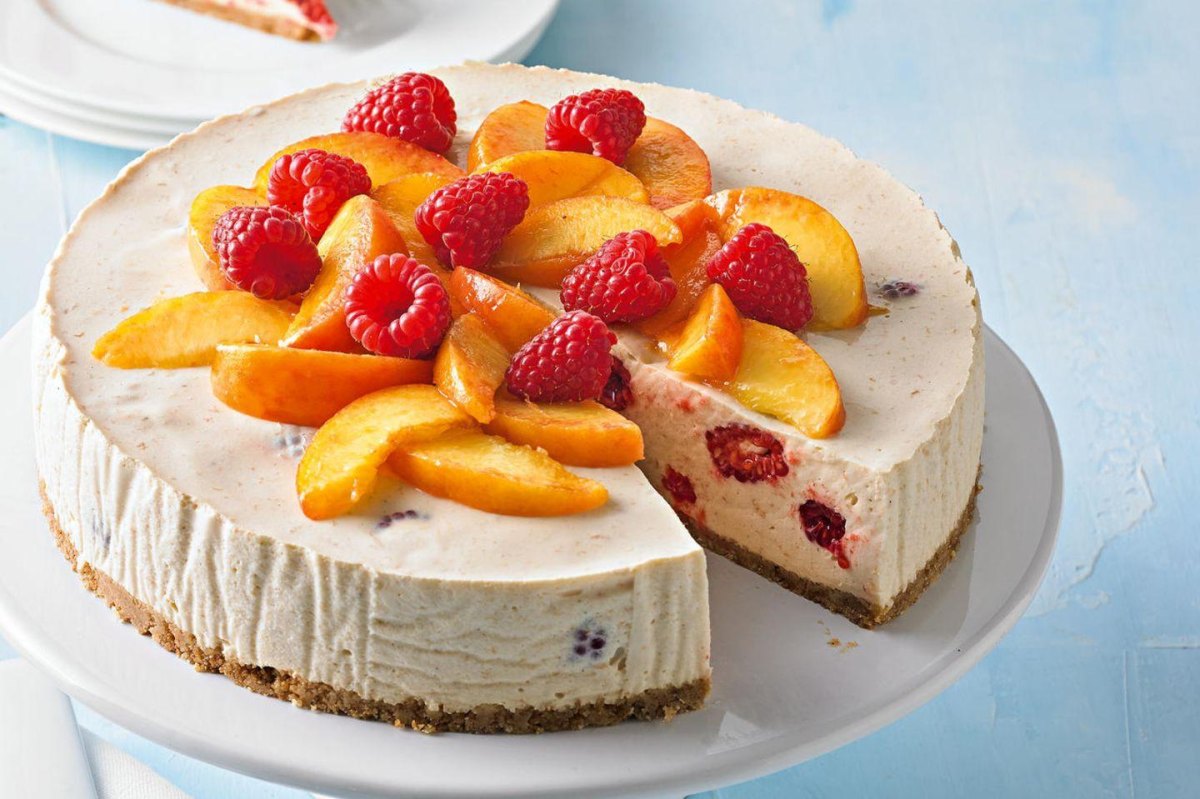 Kühlschrankkuchen mit Früchten