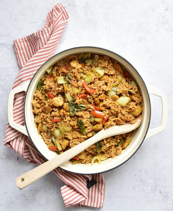 One Pot Mie Nudeln einfach und aromatisch zubereiten