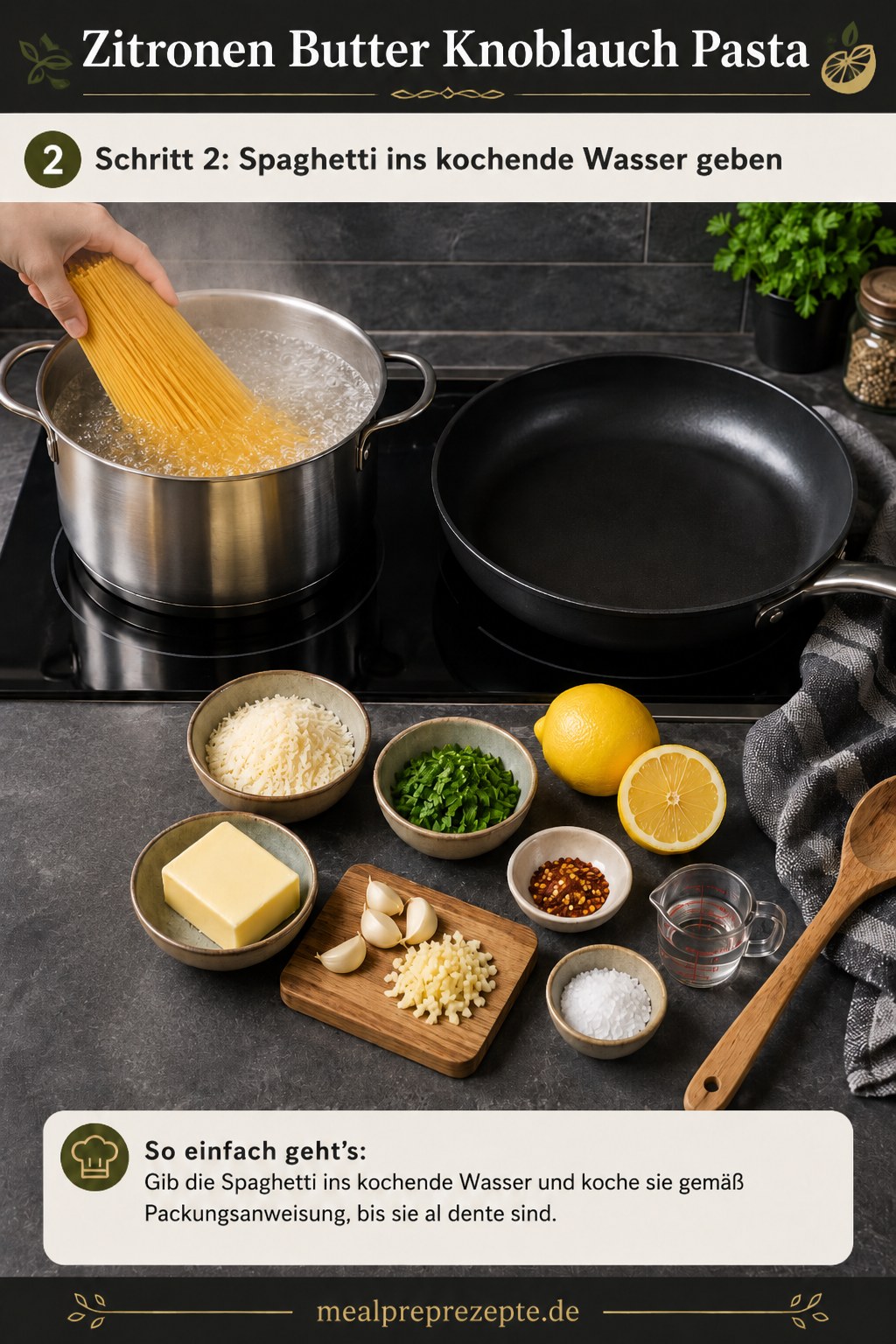 Spaghetti werden für die Zitronen Butter Knoblauch Pasta ins kochende Salzwasser gegeben