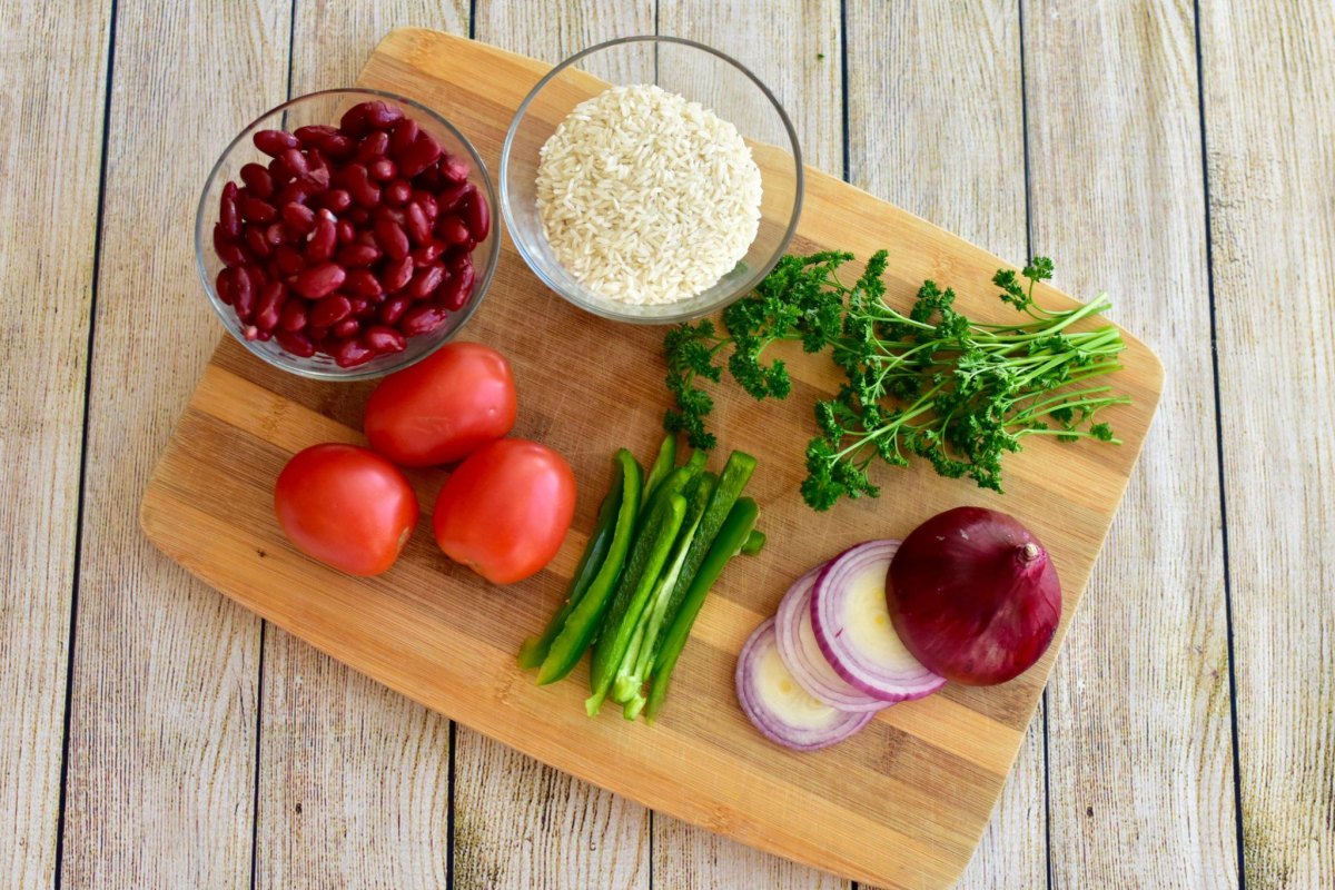 Vegetarische Reispfanne mit Bohnen einfach kochen